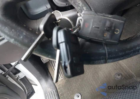 2017 Chevrolet Silverado 1500 1Lt из США, поврежденный, VIN 1GCVKREH1HZ393498